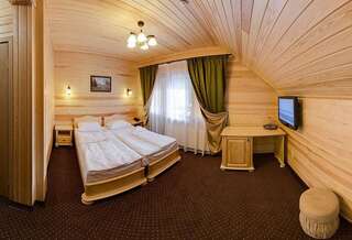 Отель Форест-хаус Татаров Стандартный двухместный номер с 2 отдельными кроватями-12